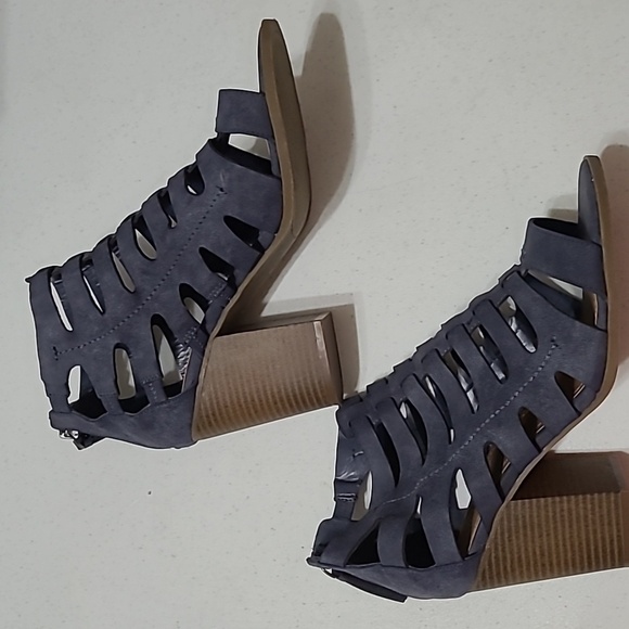 Indigo Rd open-toe strappy heeled sandals size 9 - Picture 3 of 13